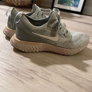 Gently used Nike Tennis Shoes